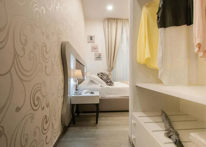 Elenoire & 4* Roma